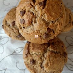 A picture of Peanut butter and chocolate chip cheekies.