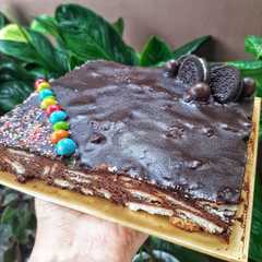 A picture of 99. Batik Cake.