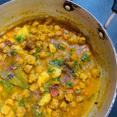 A picture of Soya chunks and Aloo masala.