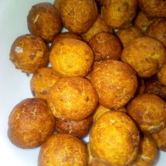 A picture of Coconut Milk Balls.