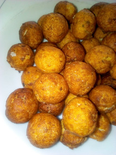A picture of Coconut Milk Balls.