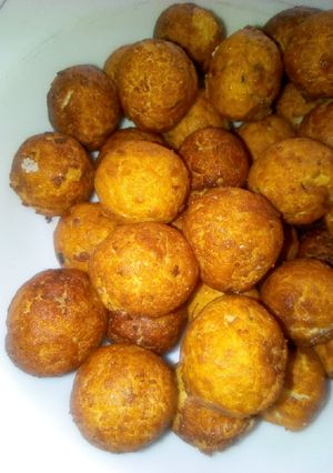 A picture of Coconut Milk Balls.