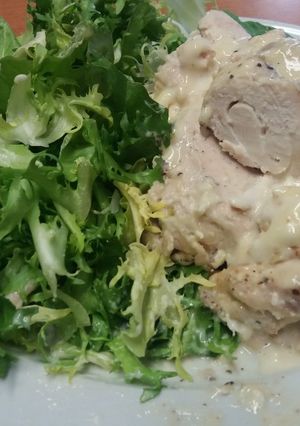 Göngyölt csirkemell lapkasajttal recept fotója