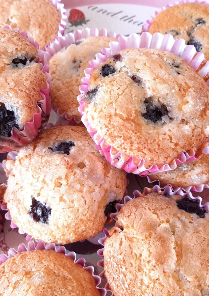 Una foto de Cupcakes de yogurt con arándanos