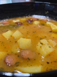 Kolbászos krumplileves recept fotója