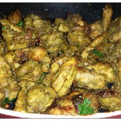 A picture of Green pepper chicken roast.