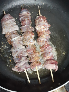 A picture of Gizzard kebabs (sunakimo).