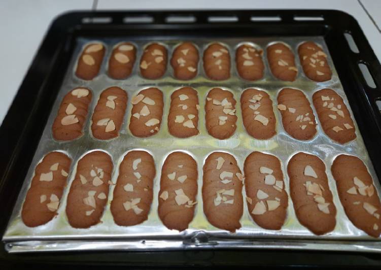 Bagaimana Menyiapkan Lidah Kucing Cokelat Almond #TiketMasukGoldenApron3 Anti Gagal