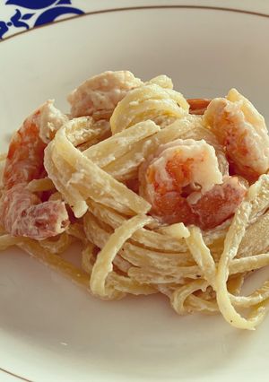 Foto de Linguine ao molho Alfredo com camarões