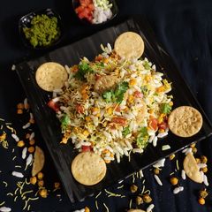 A picture of Bombay style sukha bhel.