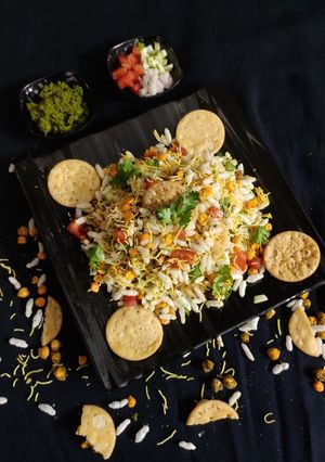 A picture of Bombay style sukha bhel.