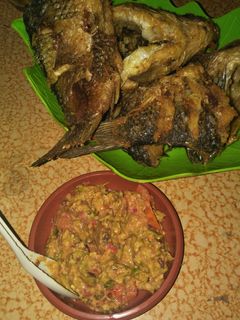 Foto resep Ikan mas goreng sambel pecak jahe