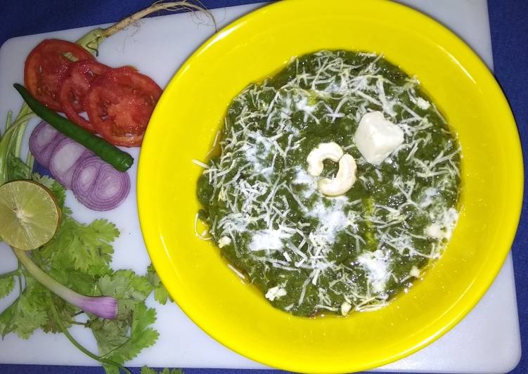 Simple Way to Make Homemade Palak Paneer with Very Less Masala