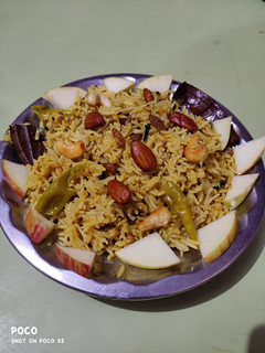 कश्मीरी वेज पुलाव (kashmiri veg pulao recipe in Hindi) रेसिपी मुख्य फोटो