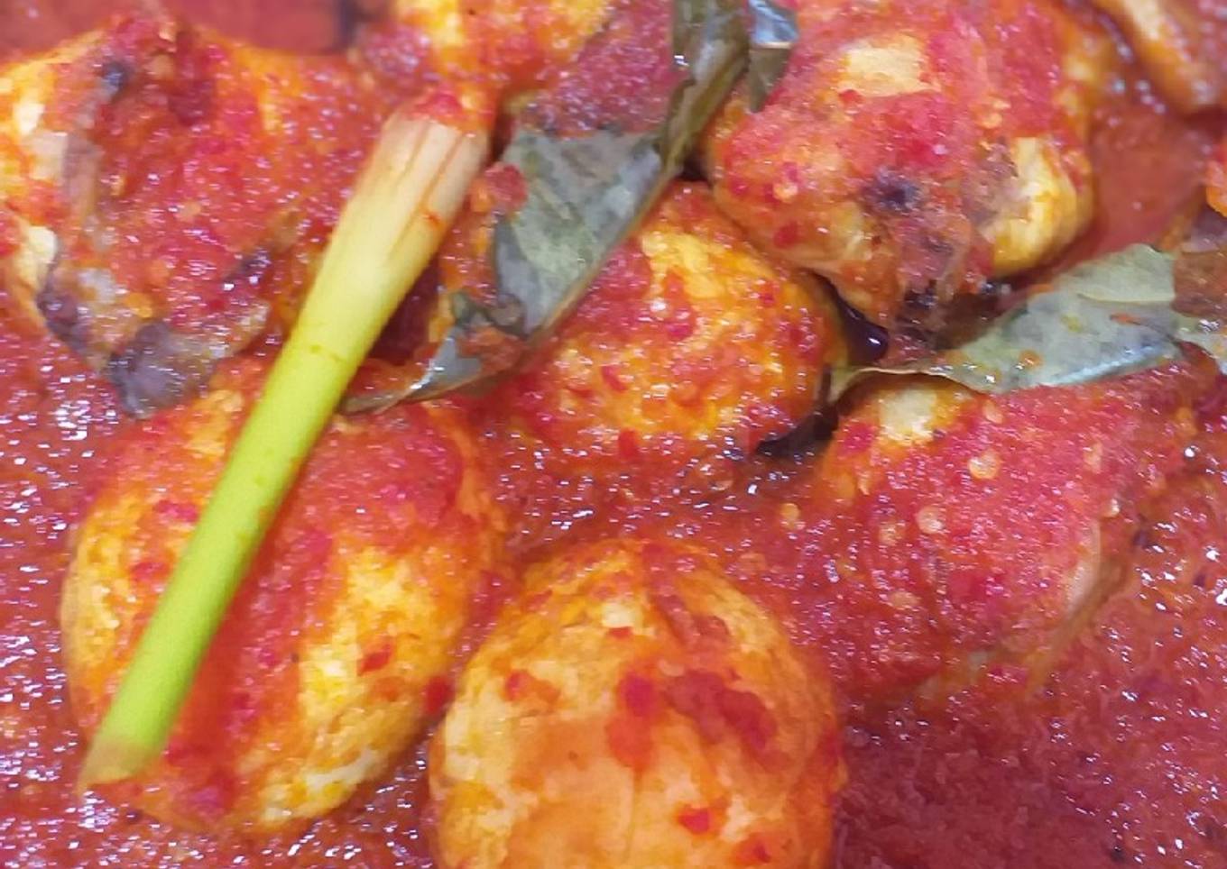 Telor dan ayam balado mercon