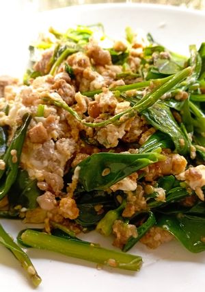 รูปของ โสมไทยผัดไข่ใส่หมูสับ Water leaves Stir-fried with 🥚 and Pork
