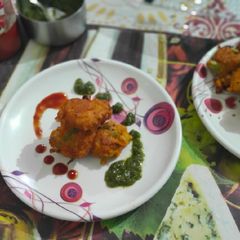 A picture of Moong dal fritters.
