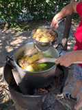 Sancocho de gallina en el campo