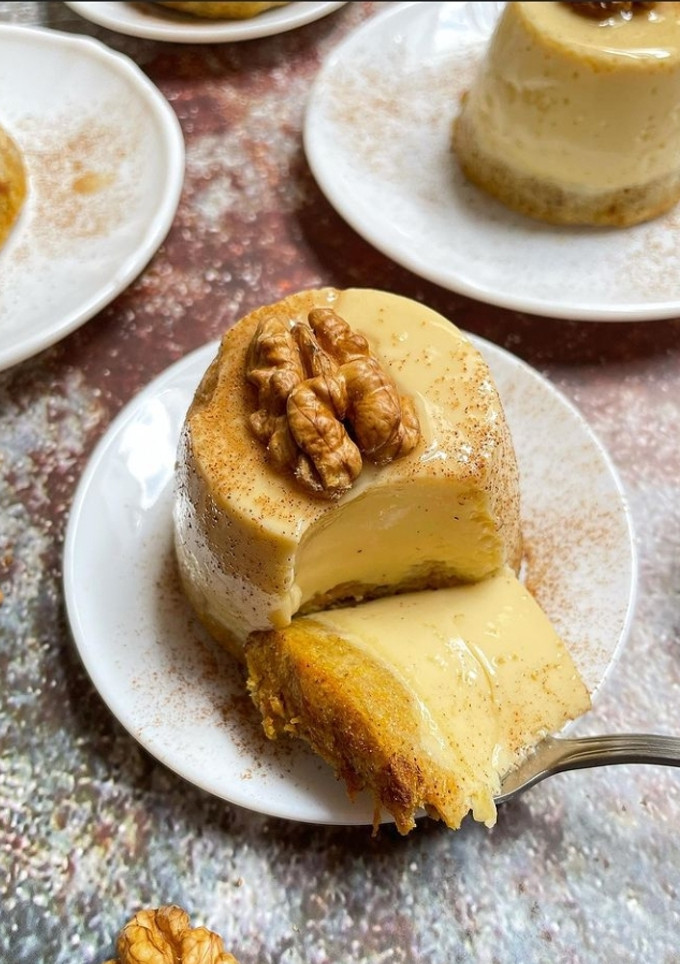Una foto de Flan de Carrot Cake 🥕🍮