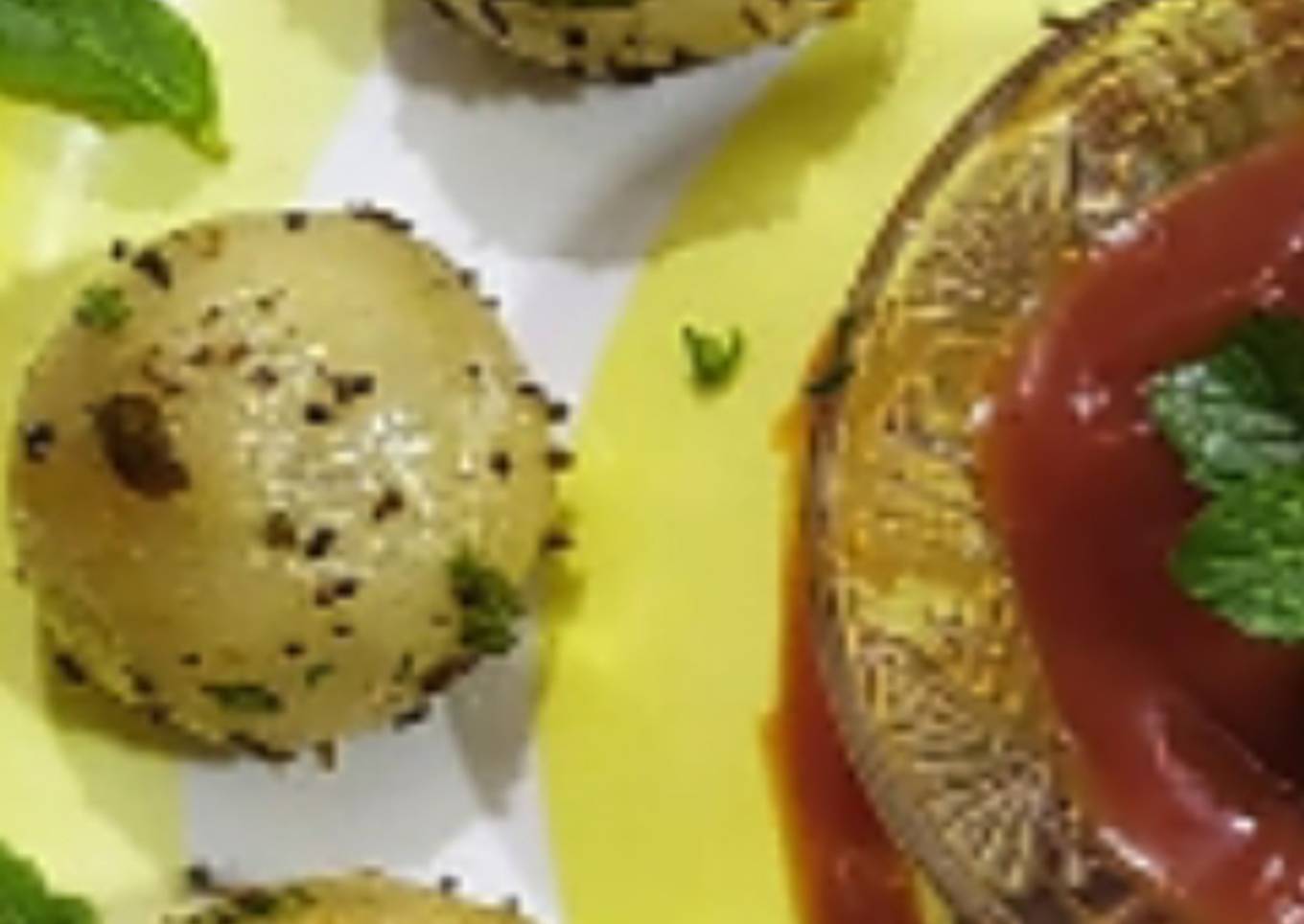 Steamed sooji balls