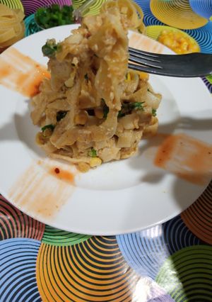 A picture of Alfredo pasta.