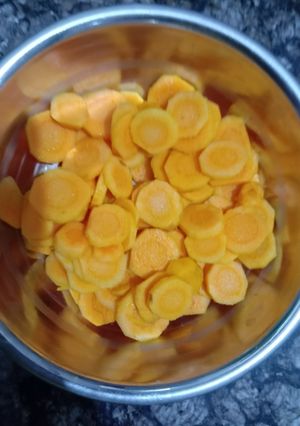 લીલી હળદરનું અથાણું (Lili Haldar Athanu Recipe In Gujarati) રેસીપી મુખ્ય ફોટો