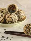 Sesame Ball with Black Sesame Filling [Onde-onde]