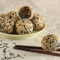 A picture of Sesame Ball with Black Sesame Filling [Onde-onde].