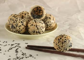 Easiest Way to Cook Perfect Sesame Ball with Black Sesame Filling Ondeonde