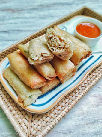 Cara Buat Lumpia isi rebung ayam Praktis