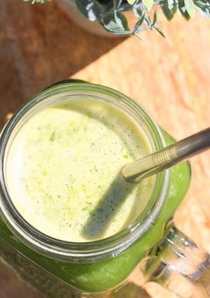 Une photo de Jus vert frais