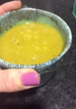 Una foto de Sopa crema de verdura en sopera eléctrica