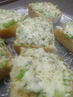 ગાર્લિક બ્રેડ(Garlic Bread Recipe In Gujarati) રેસીપી મુખ્ય ફોટો