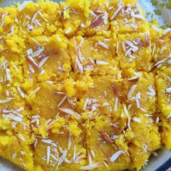 A picture of Coconut barfi.
