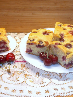 Cseresznyés kocka recept fotója
