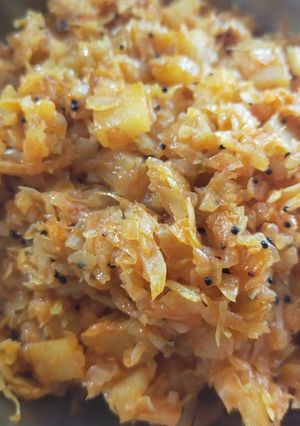 A picture of Cabbage Potato Sabzi Dry.
