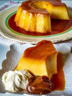 Una foto de Flan casero con caramelo