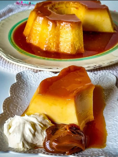 Una foto de Flan casero con caramelo
