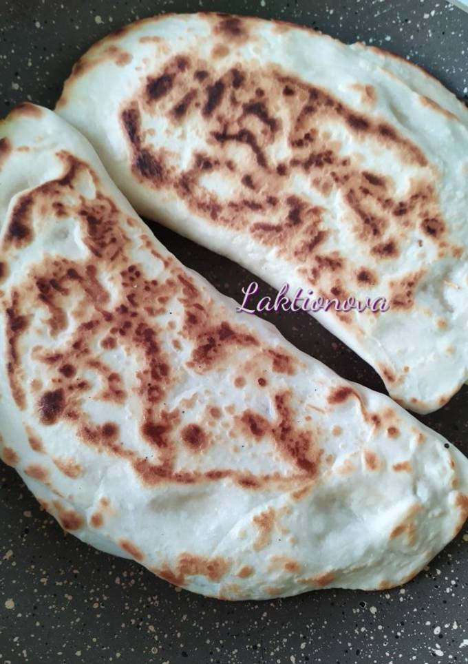 Кутаби з помідорами і сиром