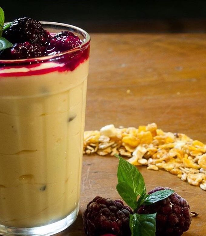 Una foto de Mousse de maracuyá