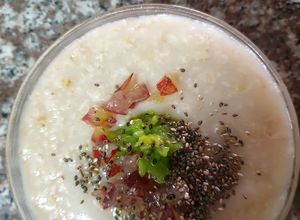 Una foto de Desayuno para bebés y nutritivo: Avena, frutas, amaranto, chía