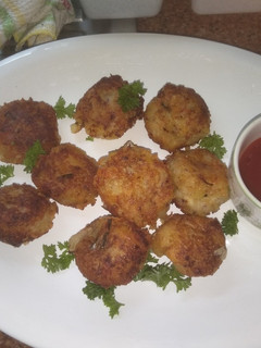 A picture of Cheesy cheese balls.