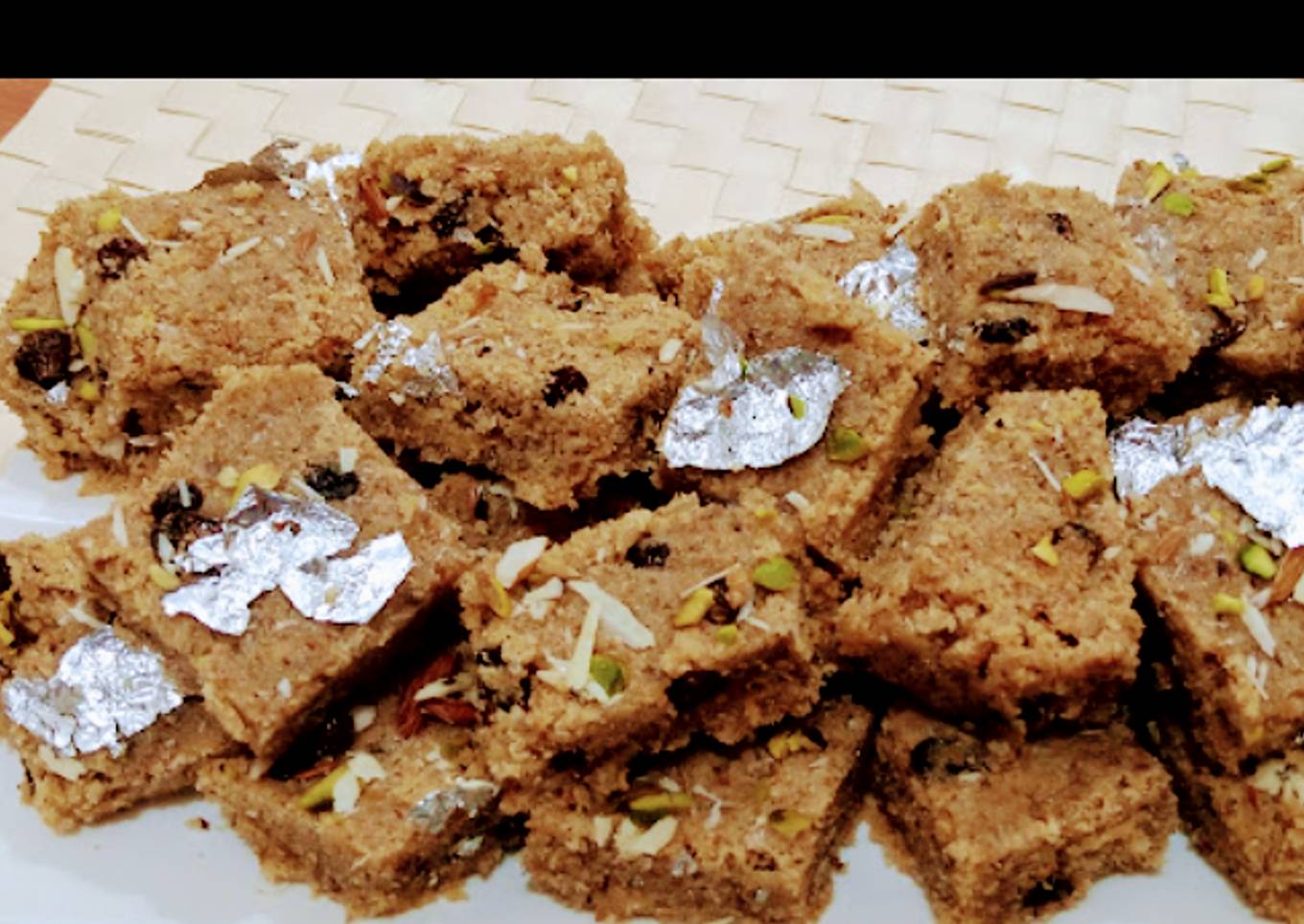 Suji ka karak halva/Suji ka tukri halwa