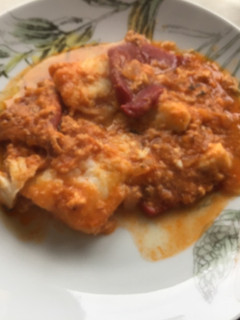 Una foto de Bacalao con tomate