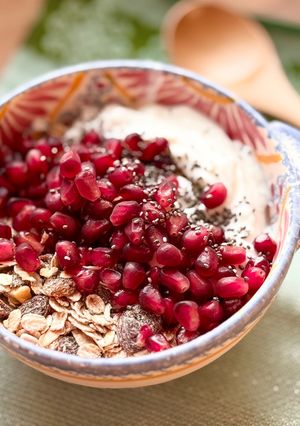 Une photo de 🌱 Muesli au fromage frais et graines de grenade