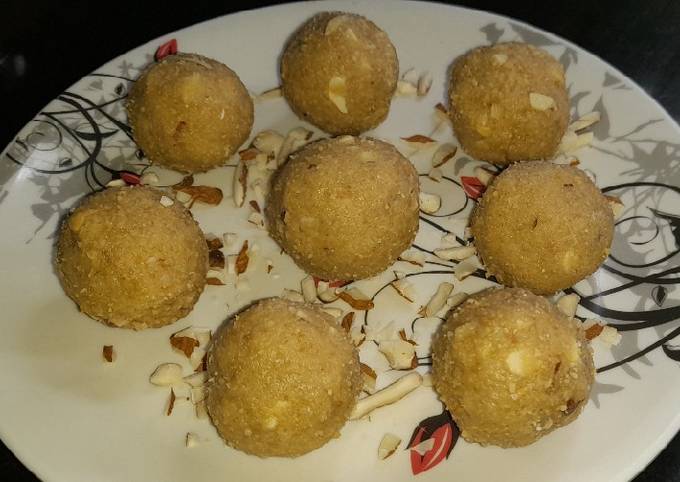 Churma Ladoo Recipe Atta Ladoo Recipe By Priya Jain Cookpad 9273