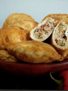 Una foto de Empanadas de Jurel y Pimentones Rojos 🥟