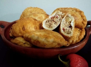 Una foto de Empanadas de Jurel y Pimentones Rojos 🥟