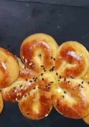 صورة لوصفة فطاير شكل ورده روعه