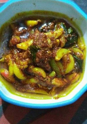 A picture of Garlic Pickle.
